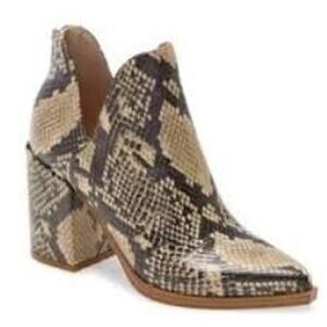 STEVE MADDEN Western Cedar Bootie In Natural Snake Print Size 5.5 Pointed